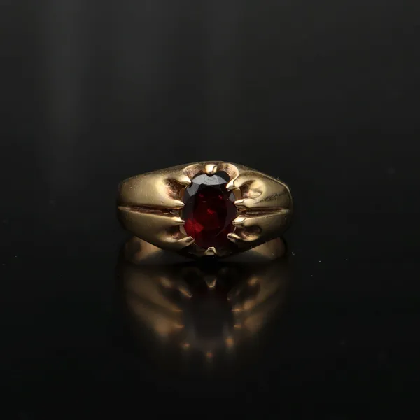 Vintage 9ct Gold Garnet Ring