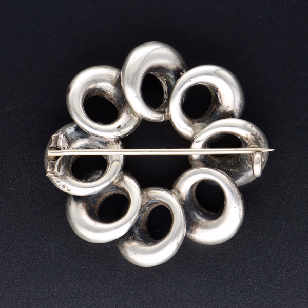 Mid 19th Century Hand Crafted Scottish Silver and Agate Brooch