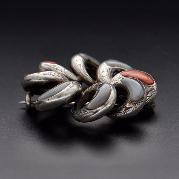 Mid 19th Century Hand Crafted Scottish Silver and Agate Brooch