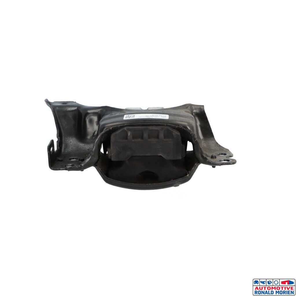 Used Gearbox mount Seat Arona (KJX) 1.0 TSI 12V Price € 19,00 Inclusive VAT offered by Automaterialen Ronald Morien B.V.