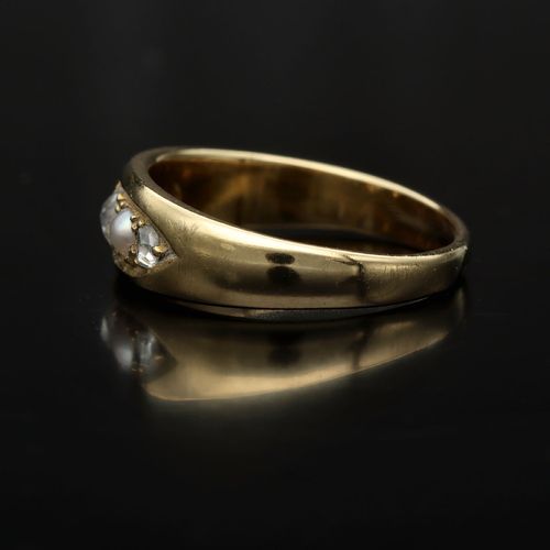 Edwardian 18ct Gold Diamond and Pearl Ring image-3