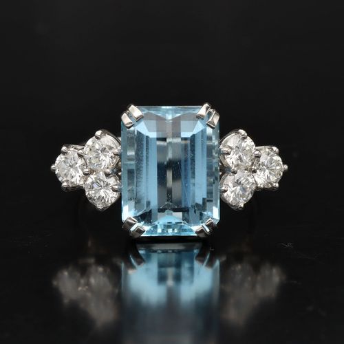 18ct Gold Aquamarine and Diamond Ring image-2