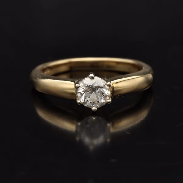 18ct Gold Diamond Solitaire Ring