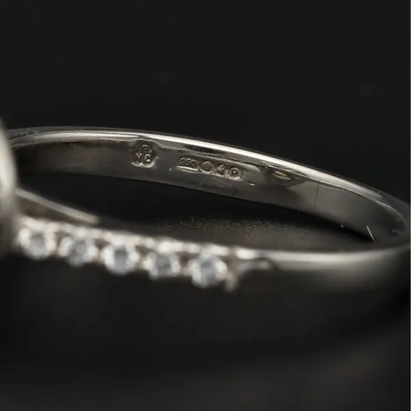 Platinum & Diamond Solitaire Ring