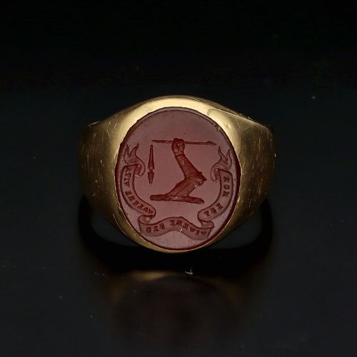 18ct Gold Seal Signet Ring image-2