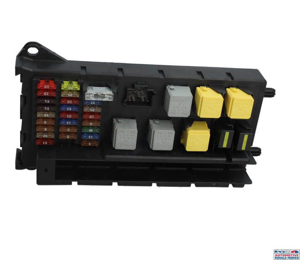 Used Fuse box Volkswagen Crafter 2.0 BiTDI Price € 39,00 Margin scheme offered by Automaterialen Ronald Morien B.V.