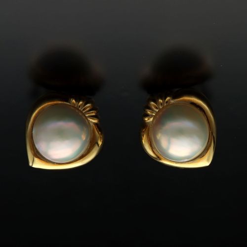 Vintage 14ct Gold Mabé Pearl Gold Earrings image-1