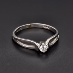 London 1981 Platinum Brilliant-Cut Solitaire Diamond Ring