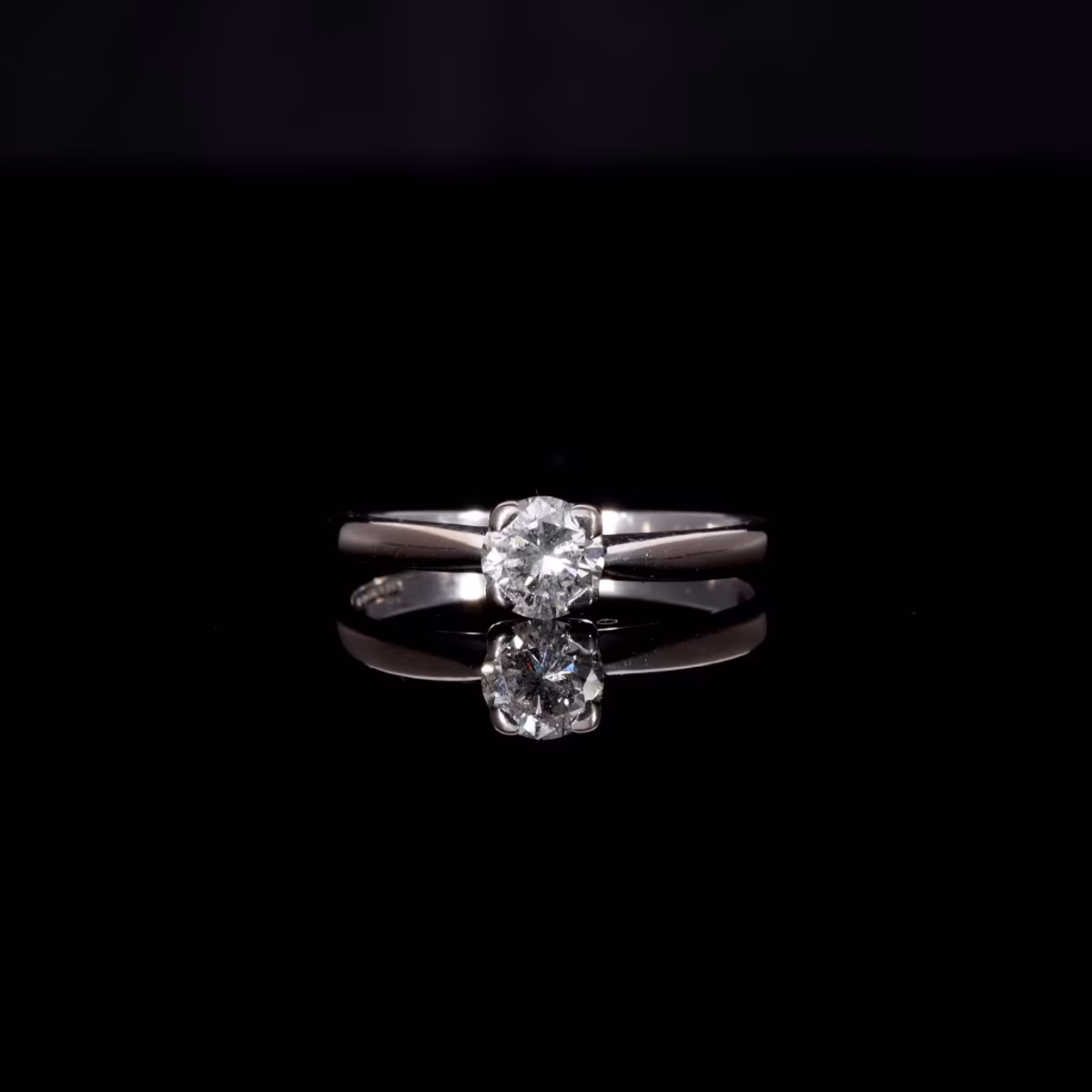 360° view of The Vintage 2002 Brilliant Cut Diamond Sparkle Ring