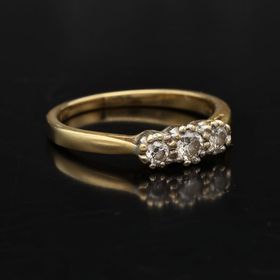 18ct Gold Diamond Ring