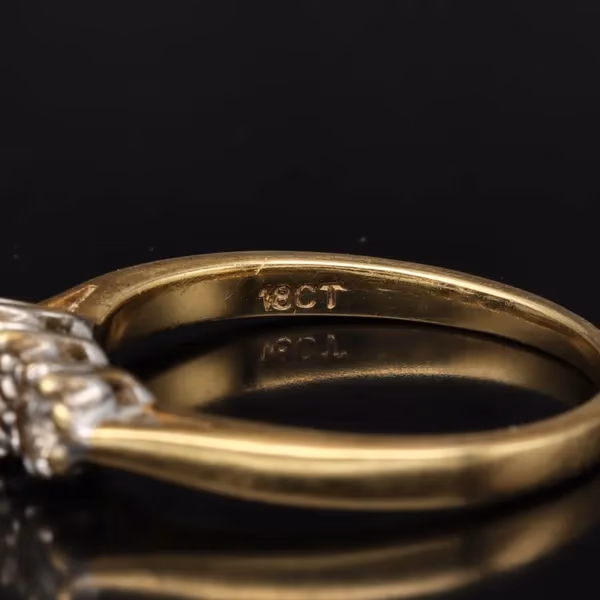 18ct Gold Diamond Ring