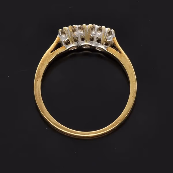 18ct Gold Diamond Ring
