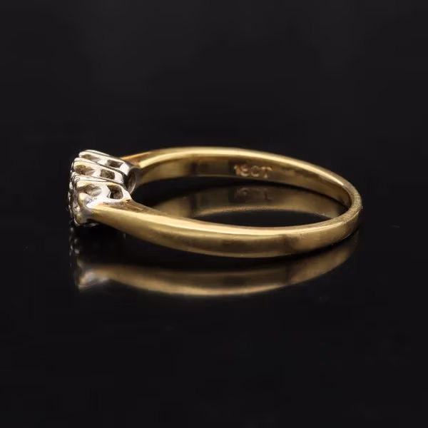 18ct Gold Diamond Ring