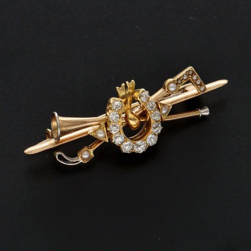 Vintage 15ct Gold Diamond and Pearl Hunting Brooch image-2