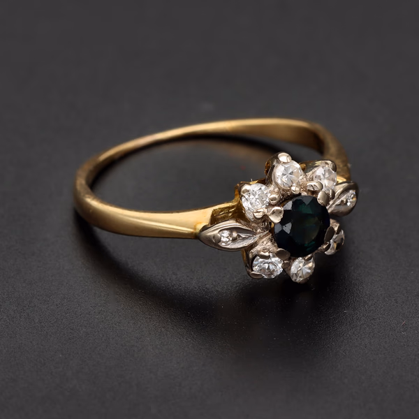 18ct Yellow Gold Sapphire & Diamond Ring