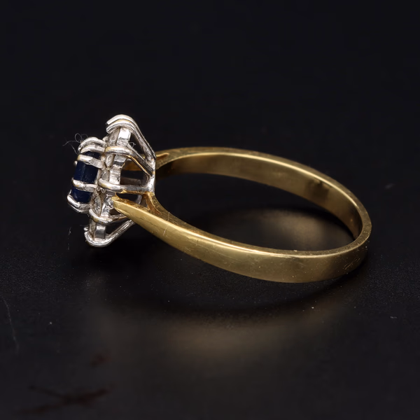 18ct Gold Sapphire and Diamond Ring