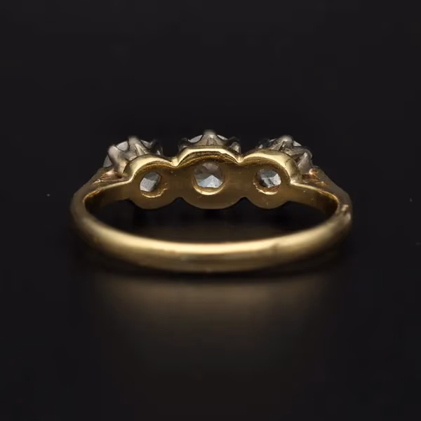 18ct Gold Diamond Ring