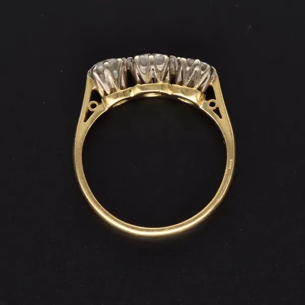 18ct Gold Diamond Ring