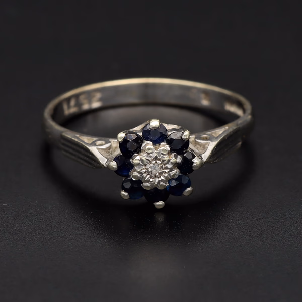 White gold Sapphire & Diamond Halo Ring