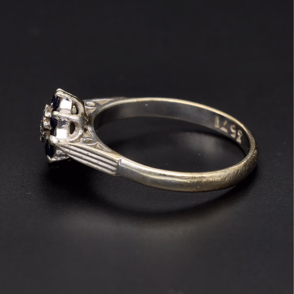 White gold Sapphire & Diamond Halo Ring