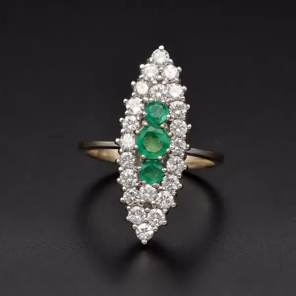 18ct Gold Diamond and Emerald Ring