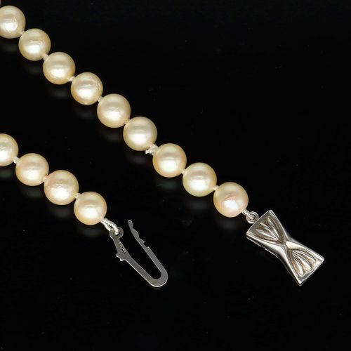 Re Strung Cultured Pearls image-4