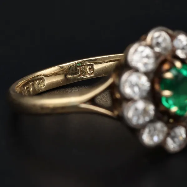 Edwardian 18ct Yellow Gold O-Cut Diamond & Colombian Emerald Ring