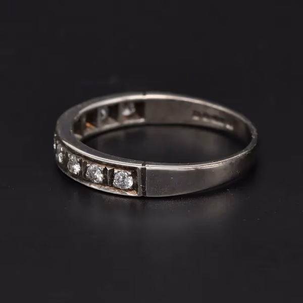 18ct White Gold Diamond Ring