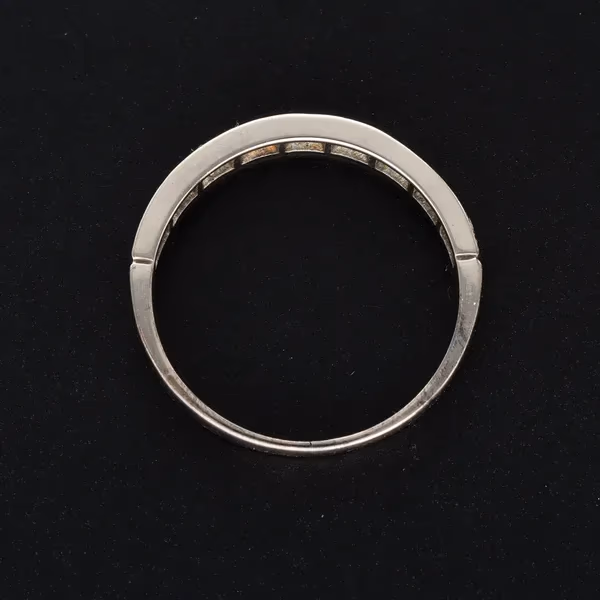 18ct White Gold Diamond Ring