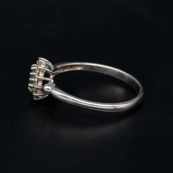 9ct White Gold Emerald & Diamond Cluster Ring.