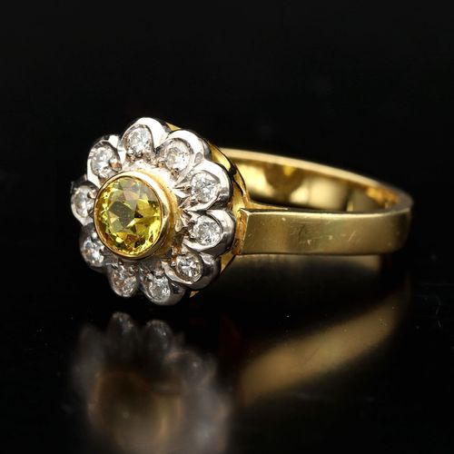 18k Gold Yellow Sapphire and Diamonds Ring image-3