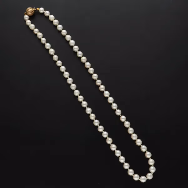 9ct Yellow Gold Clasp Re-Strung Cultured Pearls Necklace