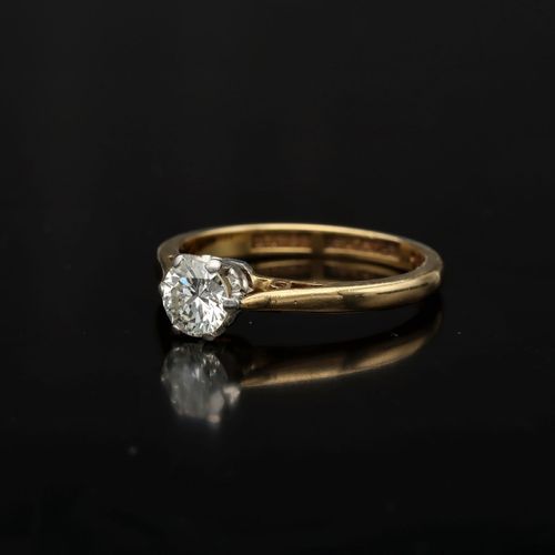 18K Gold Diamond Solitaire Ring image-3