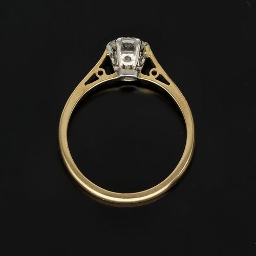 18K Gold Diamond Solitaire Ring image-6