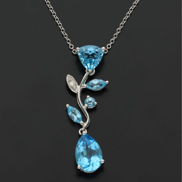 18ct Gold Blue Topaz and Diamond Pendant