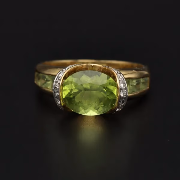18ct Yellow Gold Peridot & Diamond Ring