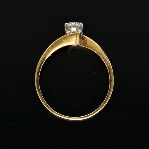 18ct Gold 0.30ct Diamond Ring image-6