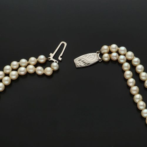 Vintage Silver Clasp Double String Cultured Pearls image-6