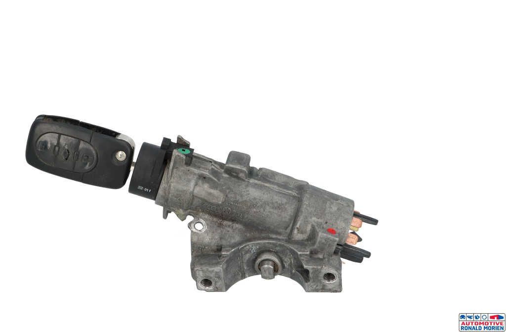 Used Ignition lock + key Audi TT (8N3) 1.8 T 20V Quattro Price € 25,00 Inclusive VAT offered by Automaterialen Ronald Morien B.V.