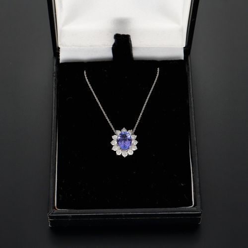 18ct Gold Tanzanite and Diamond Pendant Necklace image-2