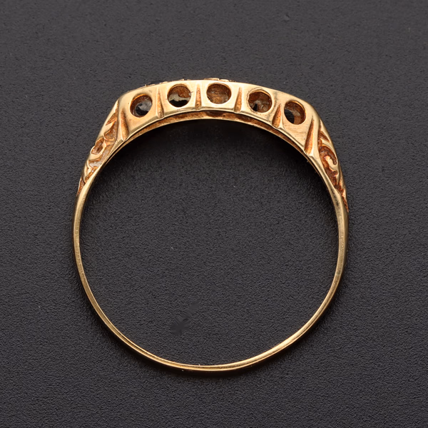 9ct Yellow Gold Sapphire & Diamond Ring
