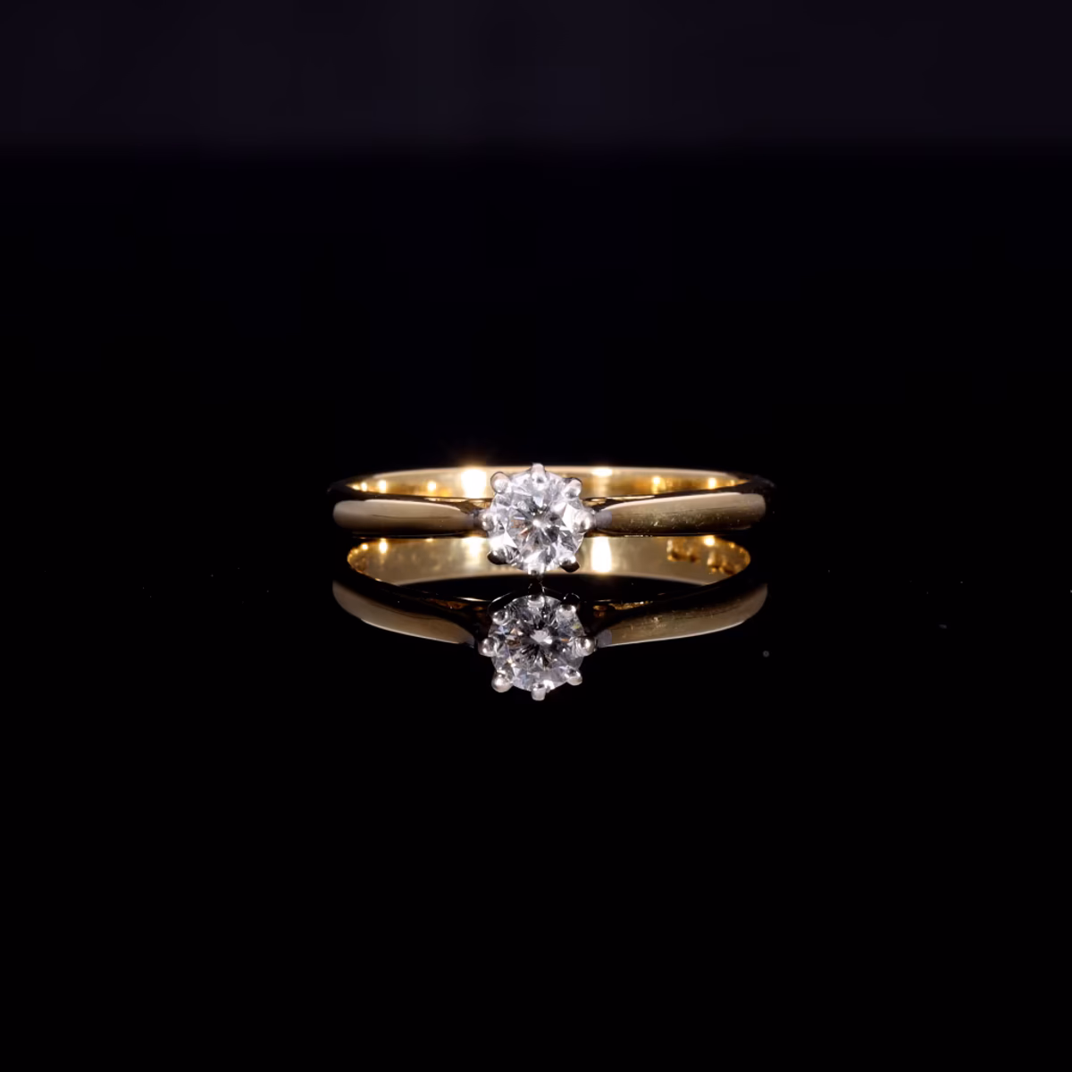360° view of The Vintage 1998 Brilliant Cut Diamond Ring