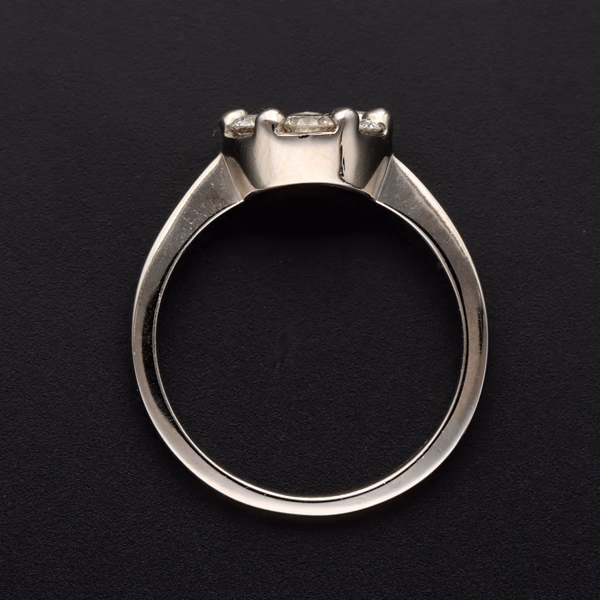 18ct White Gold 1ct Diamond Cluster Ring