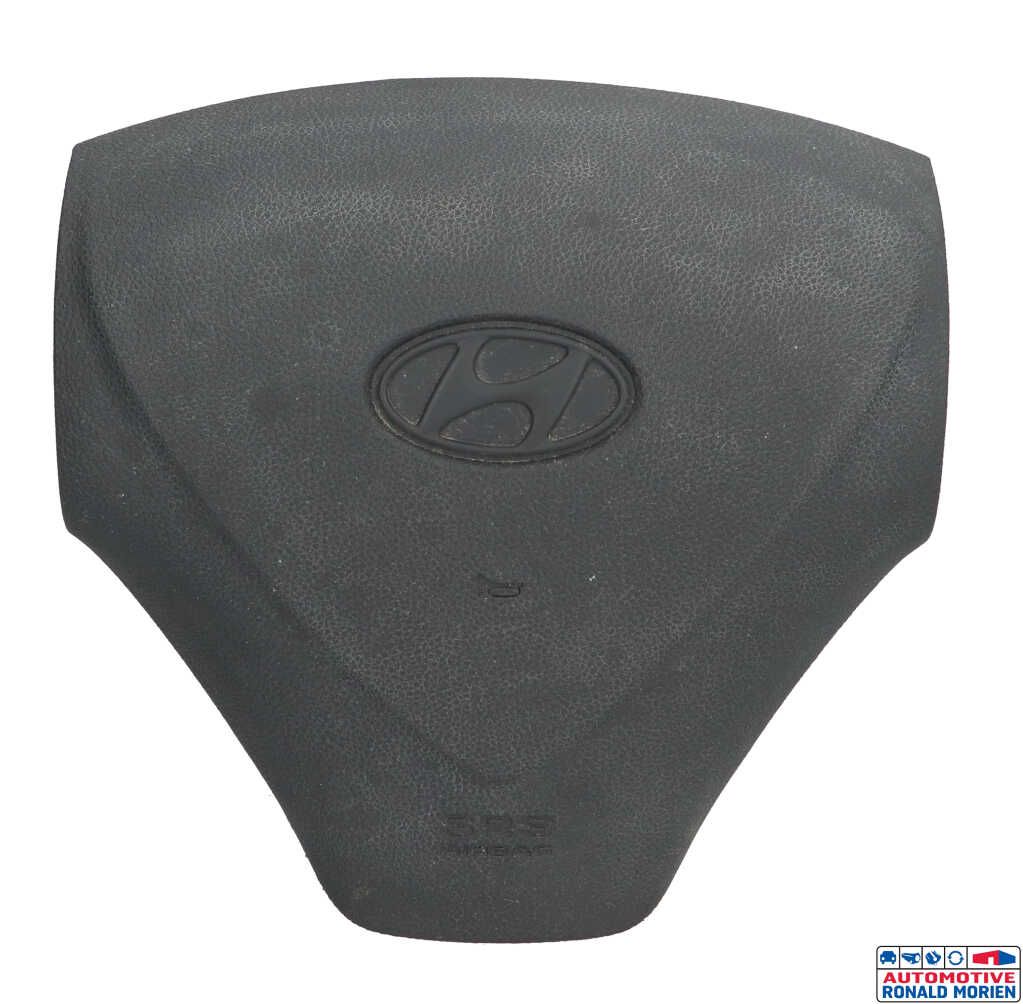 Used Left airbag (steering wheel) Hyundai Getz 1.5 CRDi VGT 16V Price € 49,00 Margin scheme offered by Automaterialen Ronald Morien B.V.