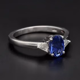 18ct White Gold Tanzanite & Diamond Ring