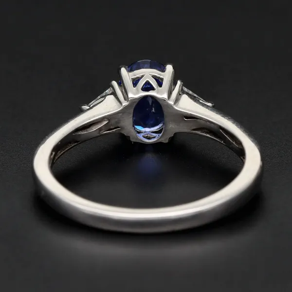 18ct White Gold Tanzanite & Diamond Ring