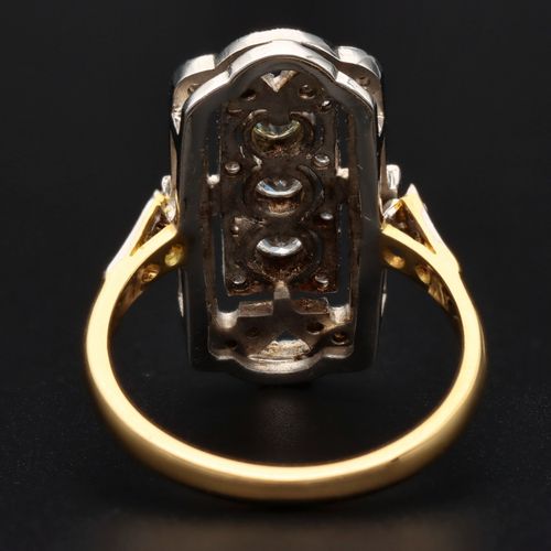 18ct Gold Diamond Ring image-5