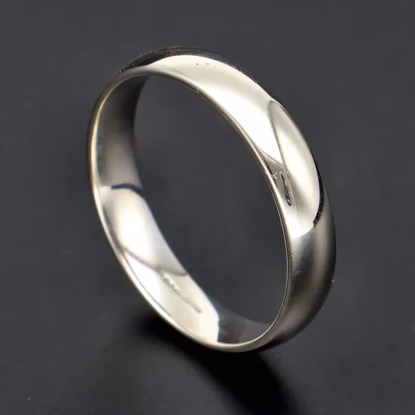 Very Large Gold Ring. Size Z+1