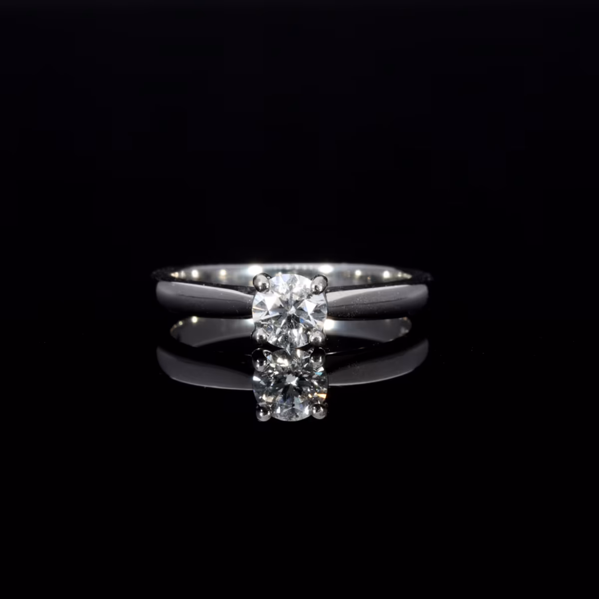 360° view of The Vintage Brilliant Cut Diamond Platinum Solitaire Ring