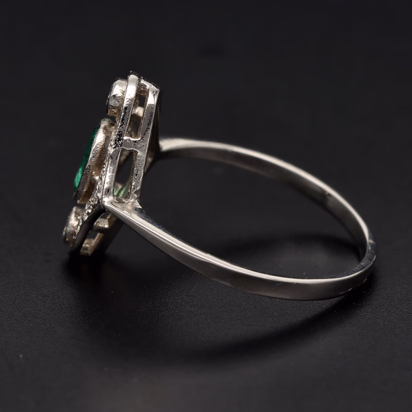 Platinum Art Deco Emerald & Diamond Ring